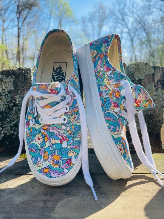 Vans Shoes - Vans Mushrooms Flower Print W-6.5 M-5 Pre-owed Unisex Sneakers